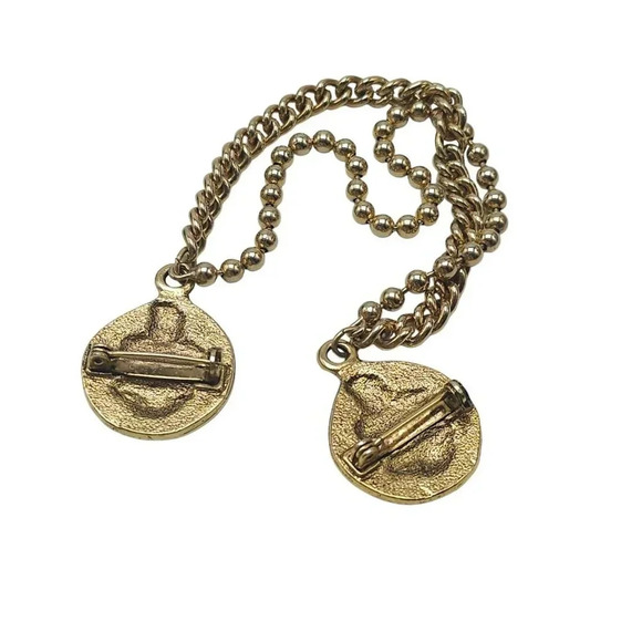 Vintage 1960s Costume Greek Coin Sweater Clip in Gold Tone Metal Cleopatra Pin - Picture 4 of 5